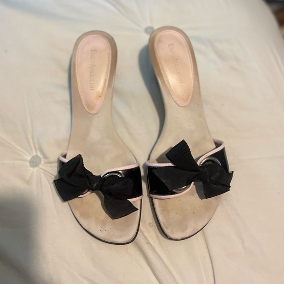 Enzo Angiolini pumps. Size 8 1/2. Slightly worn- cute bow! - Picture 1 of 2